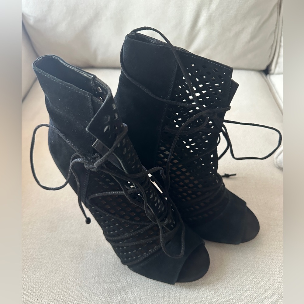 Steve Madden Black suede “bootie” style shoes